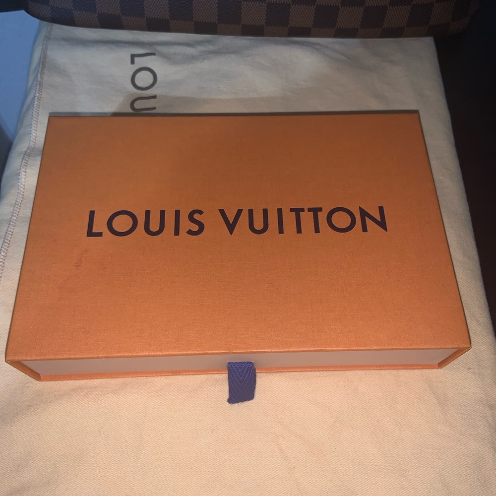 💯 Authentic LV Zippy Wallet- Additional Pics! - Picture 5 of 8